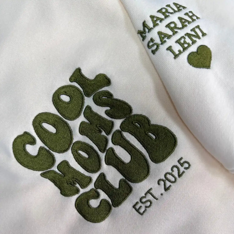 “Cool Moms Club” – Sweat-shirt personnalisé brodé avec les prénoms des enfants et la date